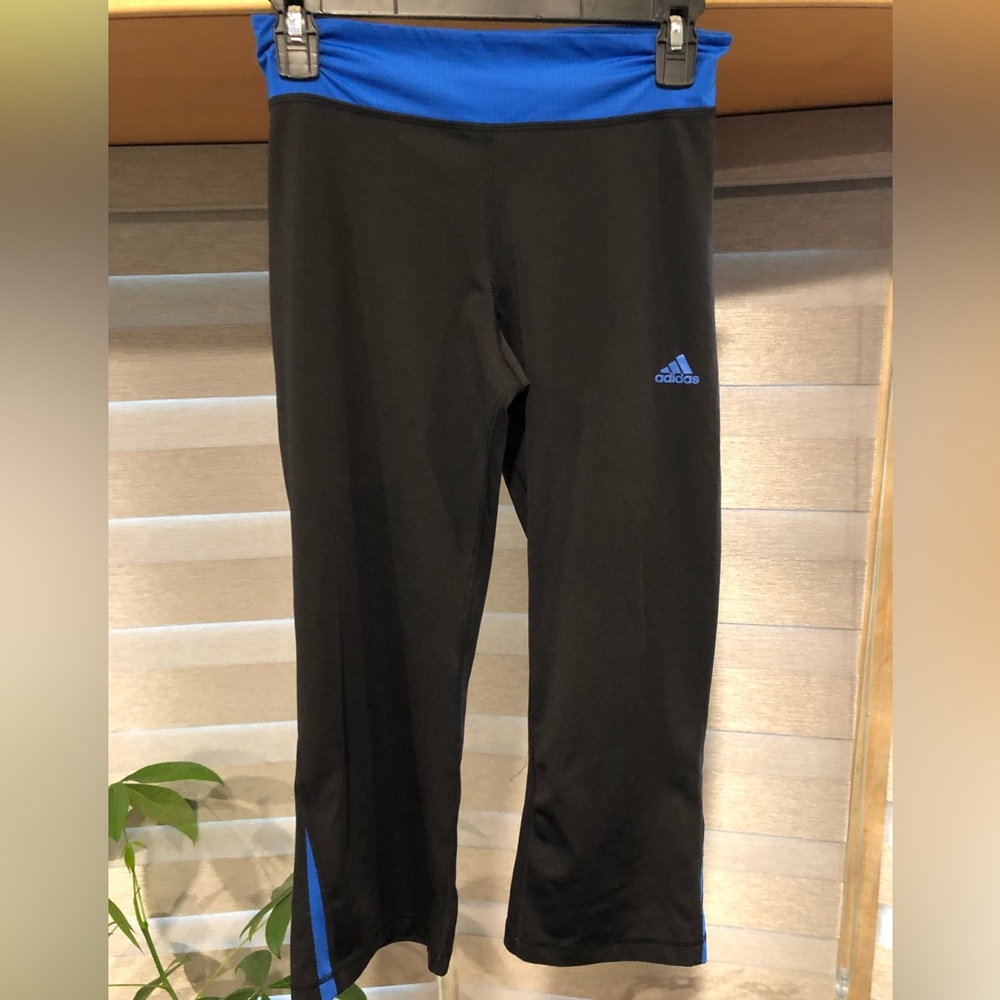 Adidas Black and blue capri workout pants
- size s